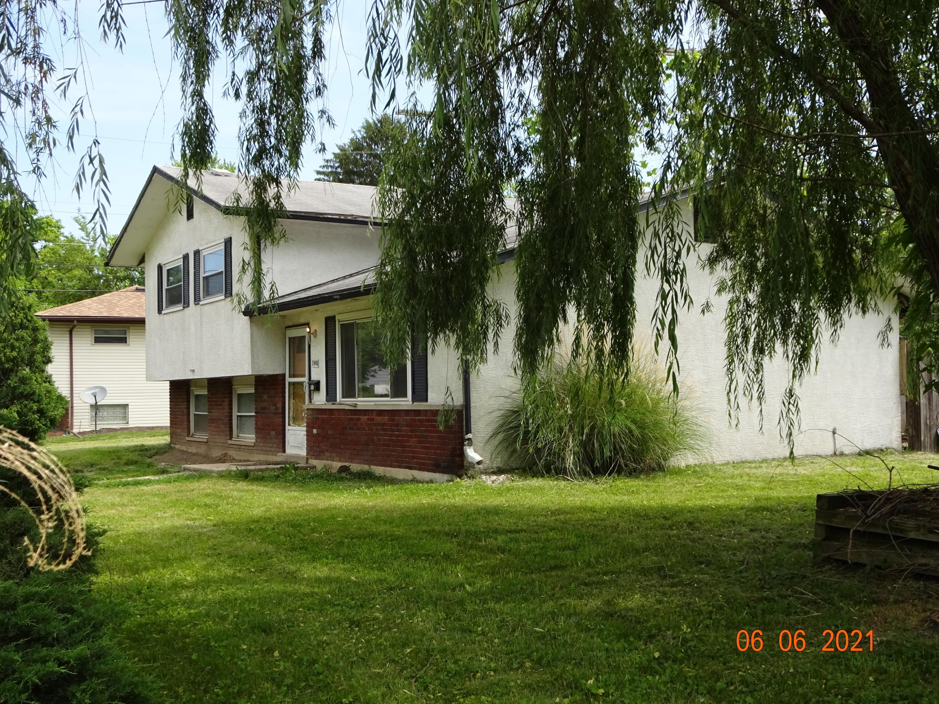 1940 Alsace Road Columbus, OH 43232 - Photo 1 of 38 Gallery Image 1