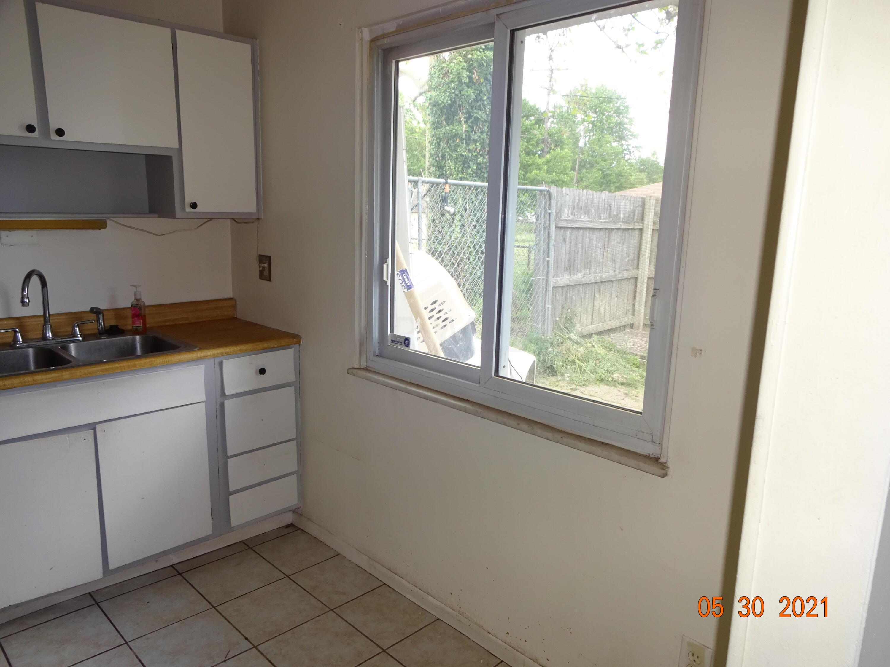 1940 Alsace Road Columbus, OH 43232 - Photo 11 of 38 Gallery Image 11