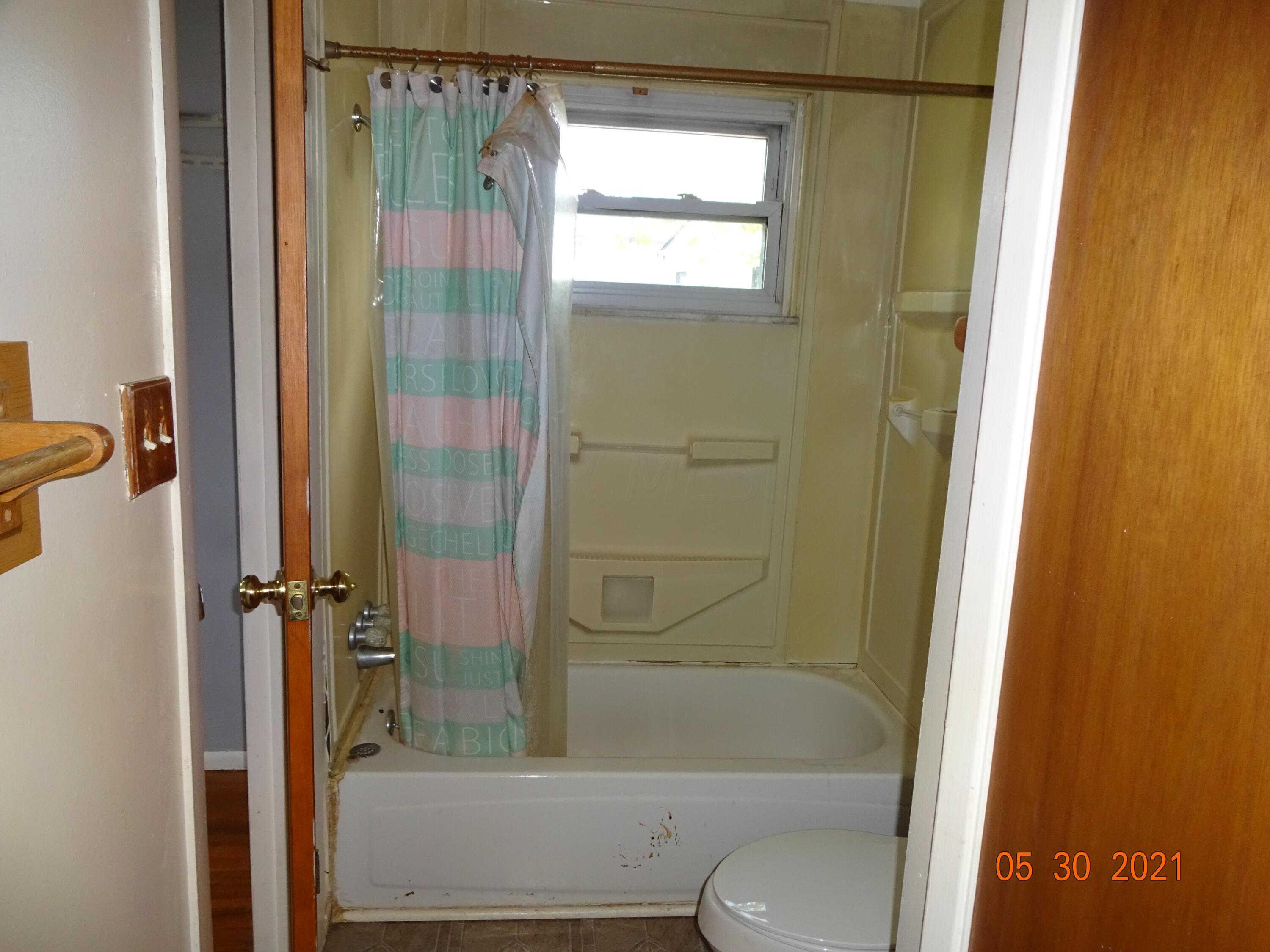 1940 Alsace Road Columbus, OH 43232 - Photo 17 of 38 Gallery Image 17