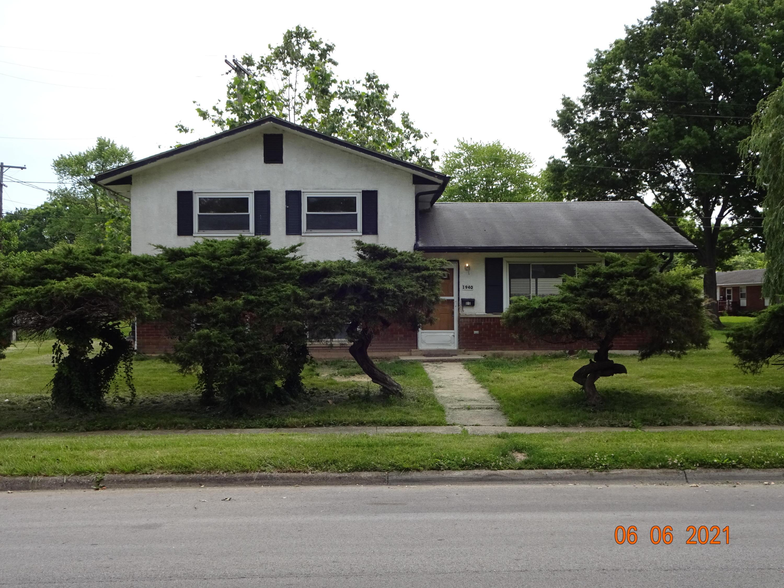 1940 Alsace Road Columbus, OH 43232 - Photo 3 of 38 Gallery Image 3