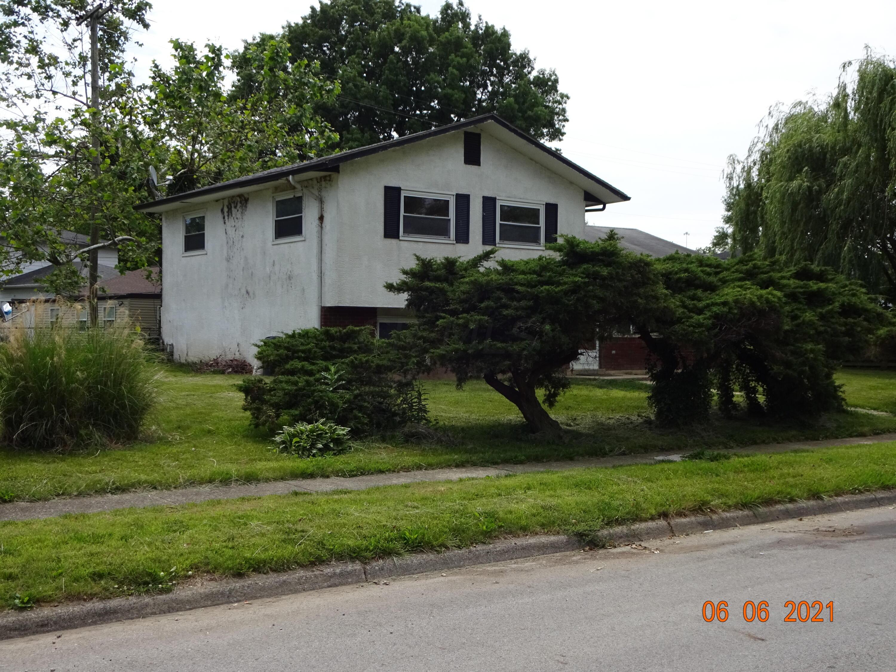 1940 Alsace Road Columbus, OH 43232 - Photo 4 of 38 Gallery Image 4