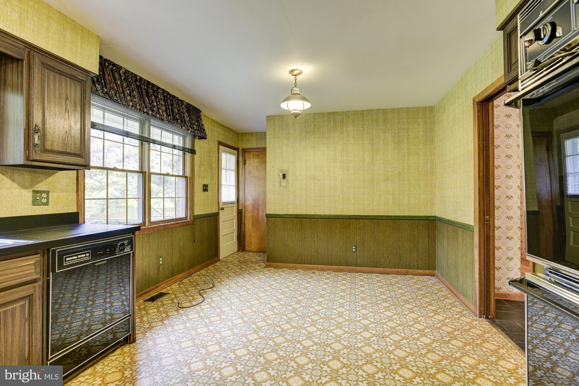13418 Blenfield Road Phoenix, MD 21131 - Photo 14 of 29 Breakfast Room