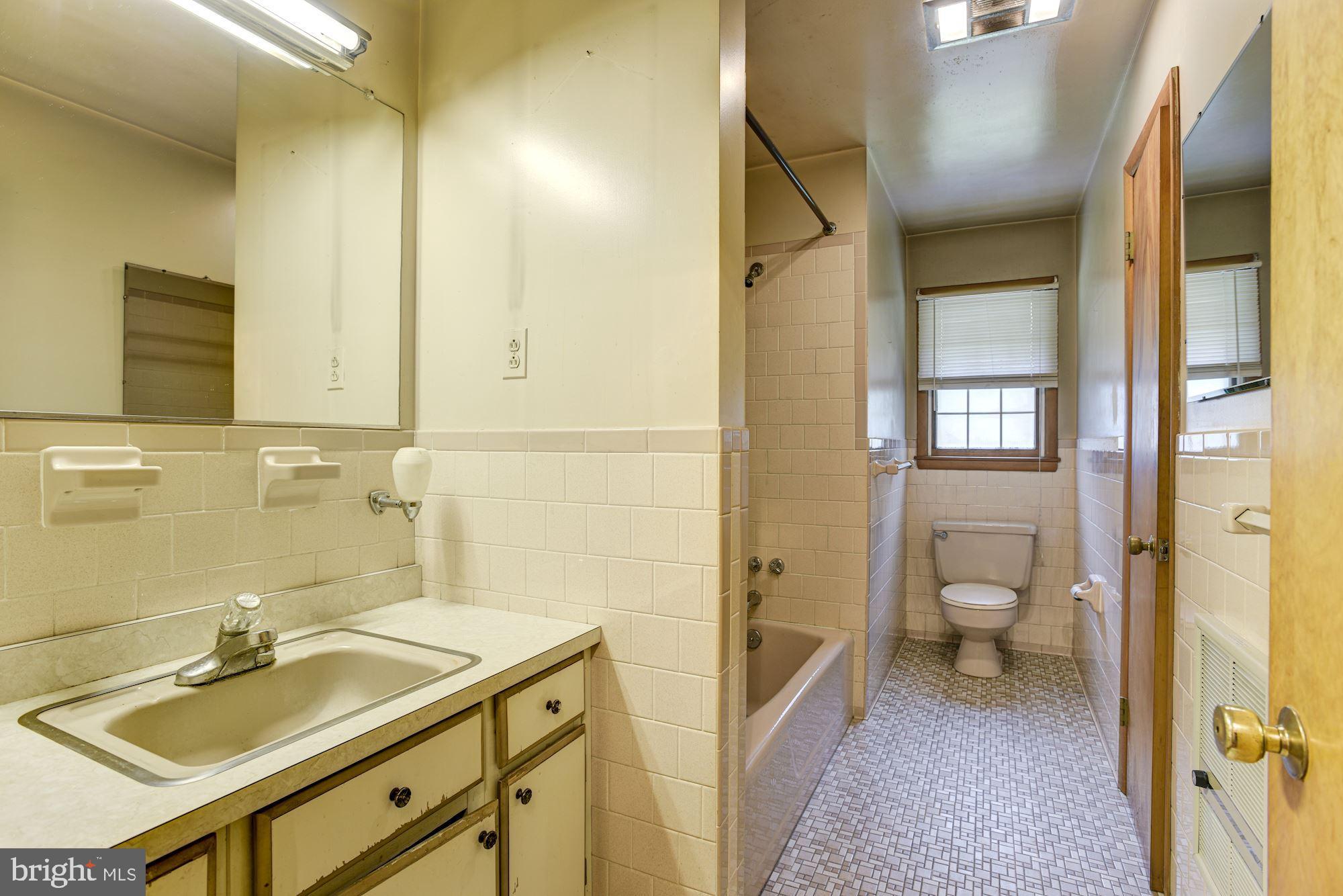 13418 Blenfield Road Phoenix, MD 21131 - Photo 22 of 29 Full Bath