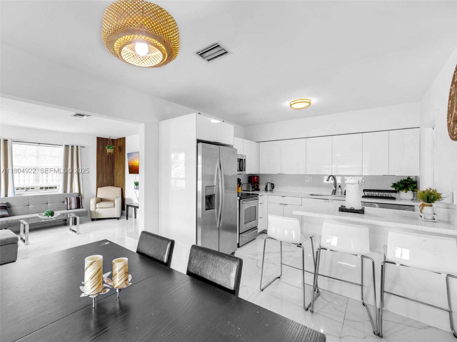 421 West Pembroke Road Hallandale Beach, FL 33009 - Photo 17 of 24