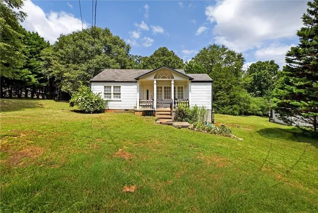 $214,999 | 1561 Pleasant Valley Road Southeast, Silver Creek, GA 30173