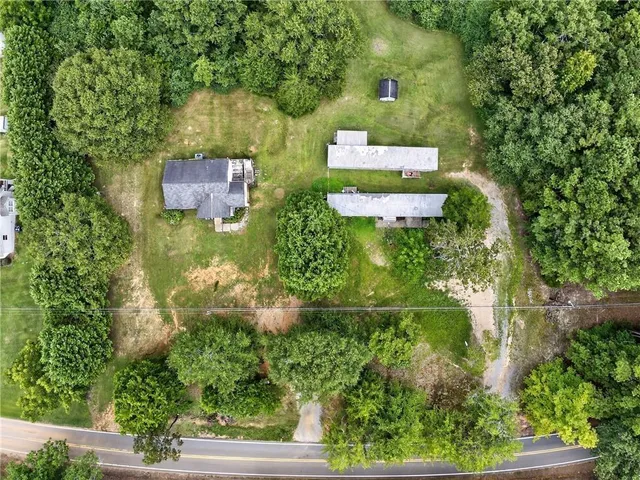 $214,999 | 1561 Pleasant Valley Road Southeast, Silver Creek, GA 30173