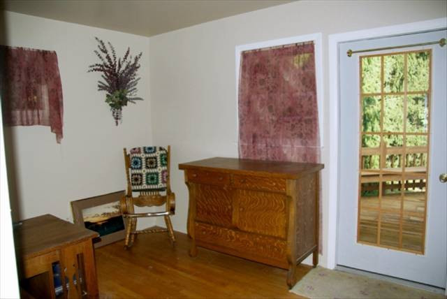 707 Loeber Road Schenectady, NY 12303 - Photo 5 of 12 Photo 5