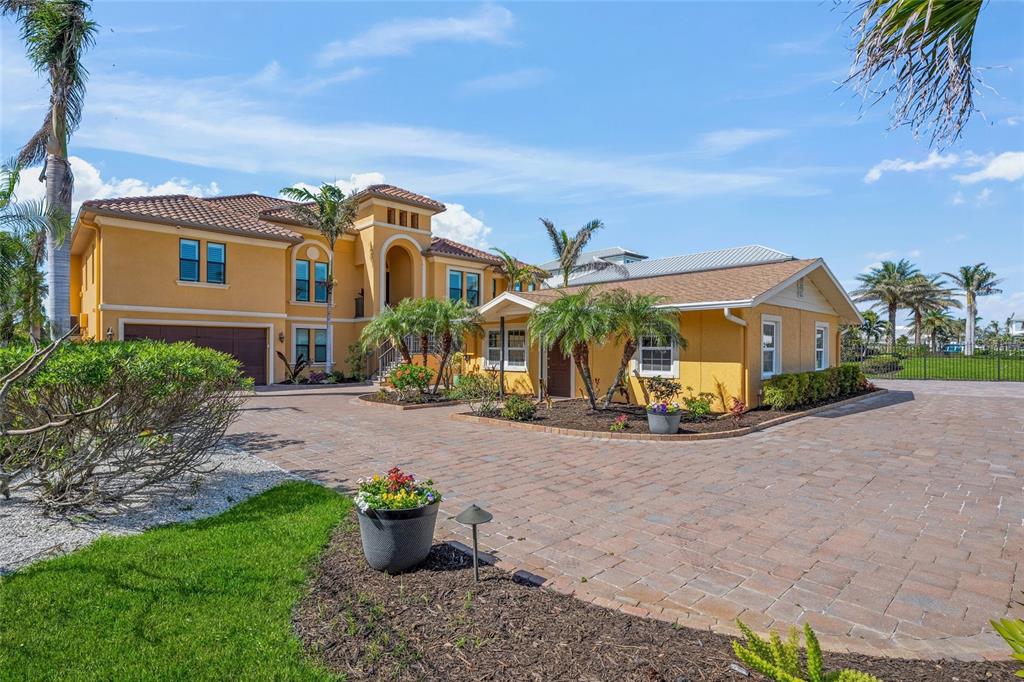 471 Bayshore Road Nokomis, FL 34275 - Photo 9 of 95