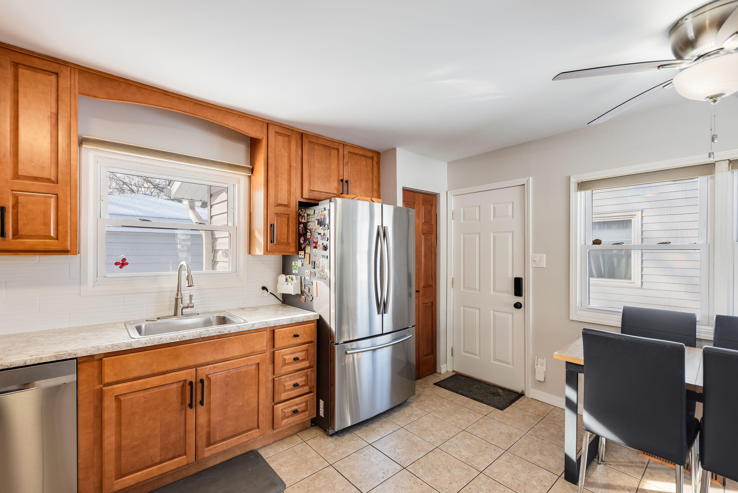 3246 176th Street Hammond, IN 46323 - Photo 8 of 24 2996x2000