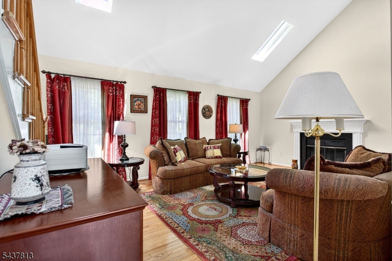 15 Hampton Court Bernards, NJ 07920 - Photo 7 of 45