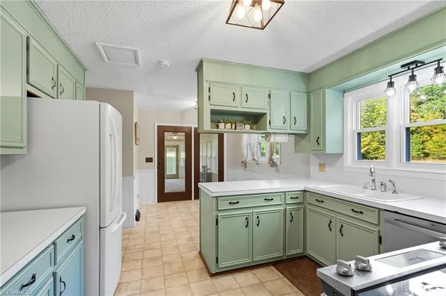 $355,000 | 1886 West Nc Highway, Walnut Cove, NC 27052