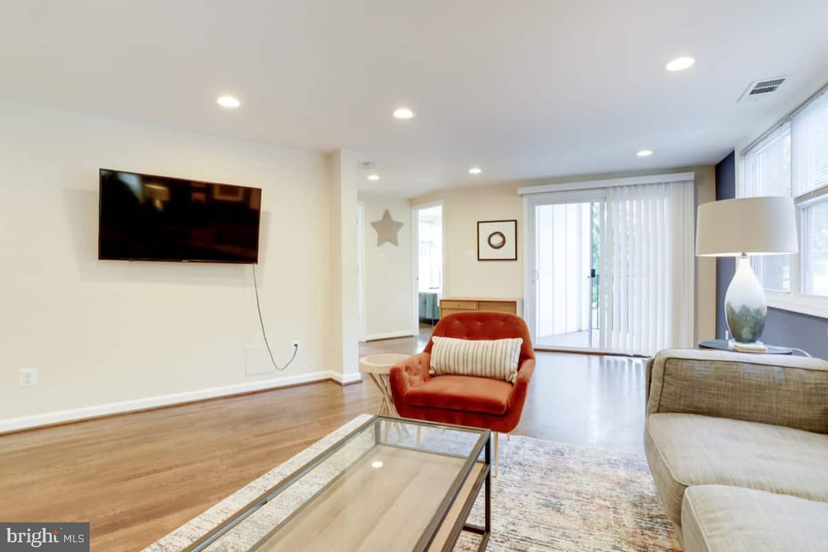 2050 South Glebe Road Arlington, VA 22204 - Photo 10 of 110