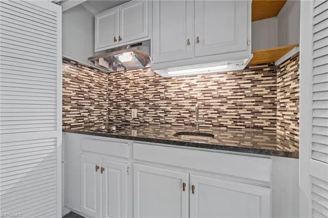 $374,950 | 105 Forestdale Drive, Jamestown, NC 27282