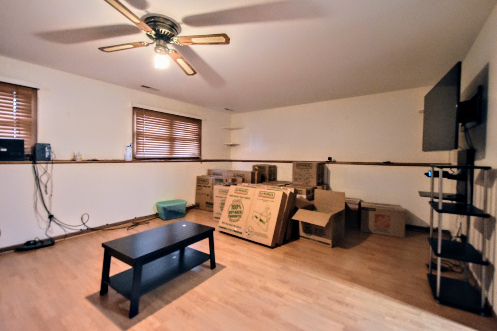 4002 Ridge Road Zion, IL 60099 - Photo 18 of 26 a living room with furniture and flat screen tv