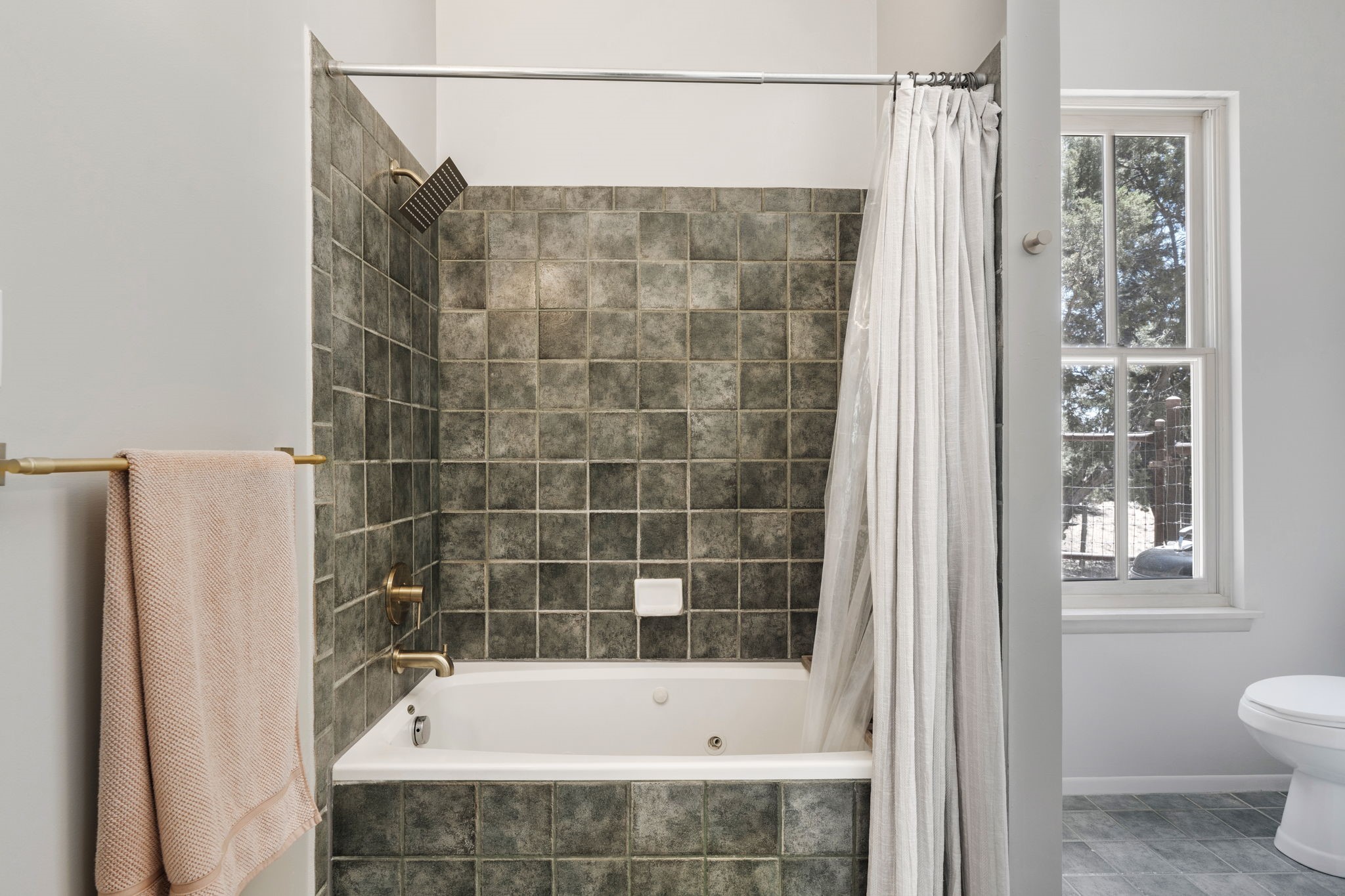 36 San Sebastian Road Santa Fe, NM 87505 - Photo 25 of 60 Primary Bath