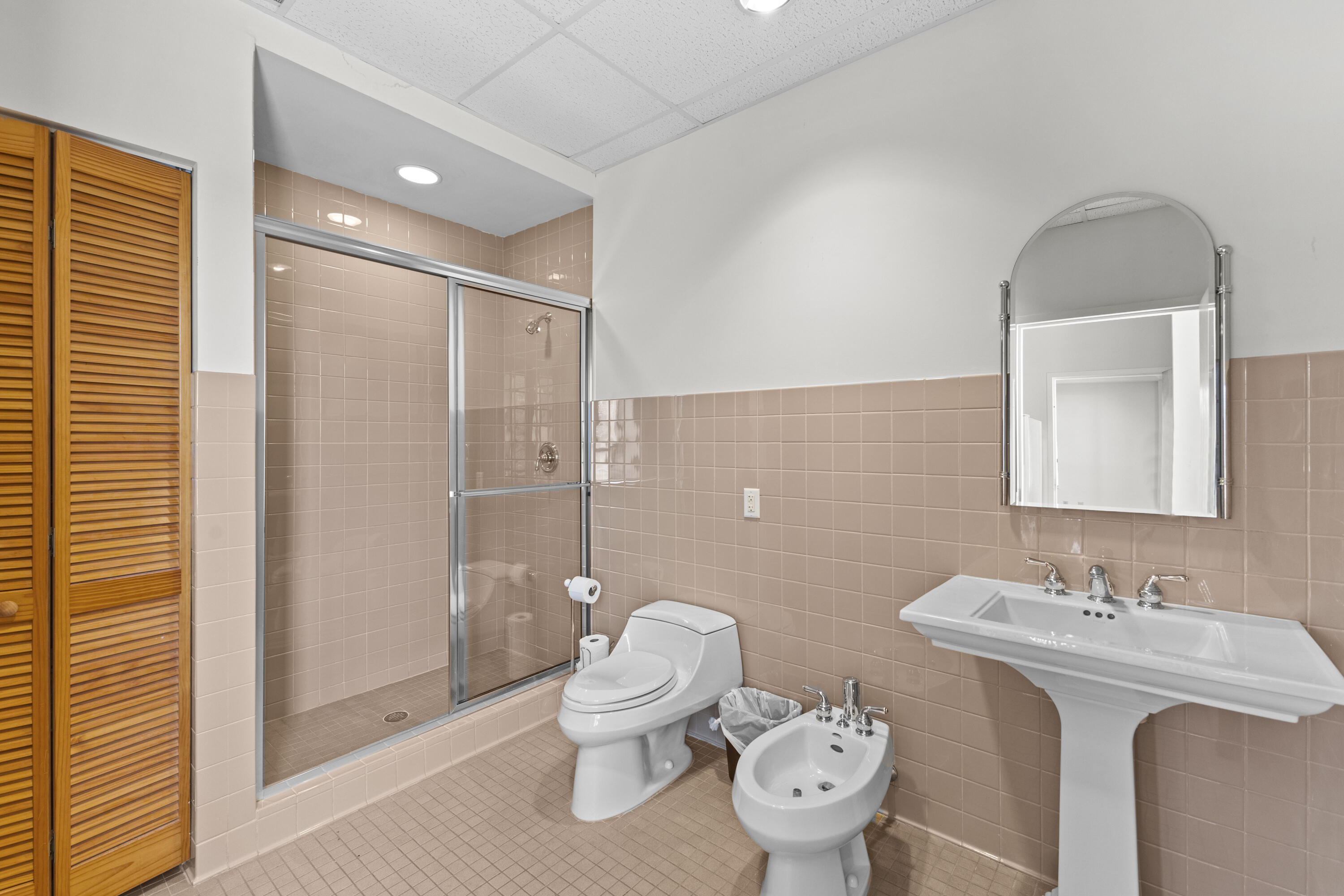 1500 High Ridge Road Boynton Beach, FL 33426 - Photo 21 of 35 a bathroom with a sink toilet and shower