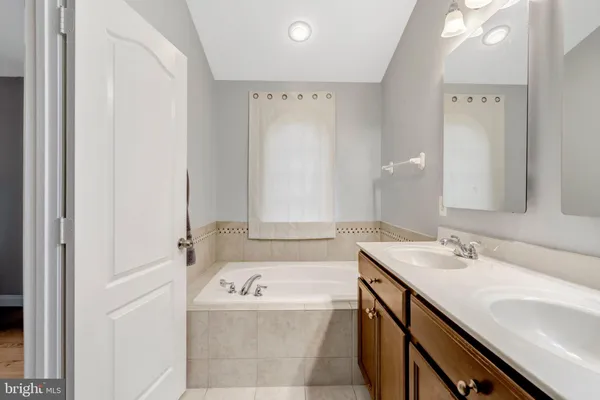 $458,099 | 4302 Potomac Highlands Circle, Triangle, VA 22172