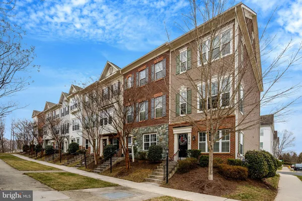 $458,099 | 4302 Potomac Highlands Circle, Triangle, VA 22172