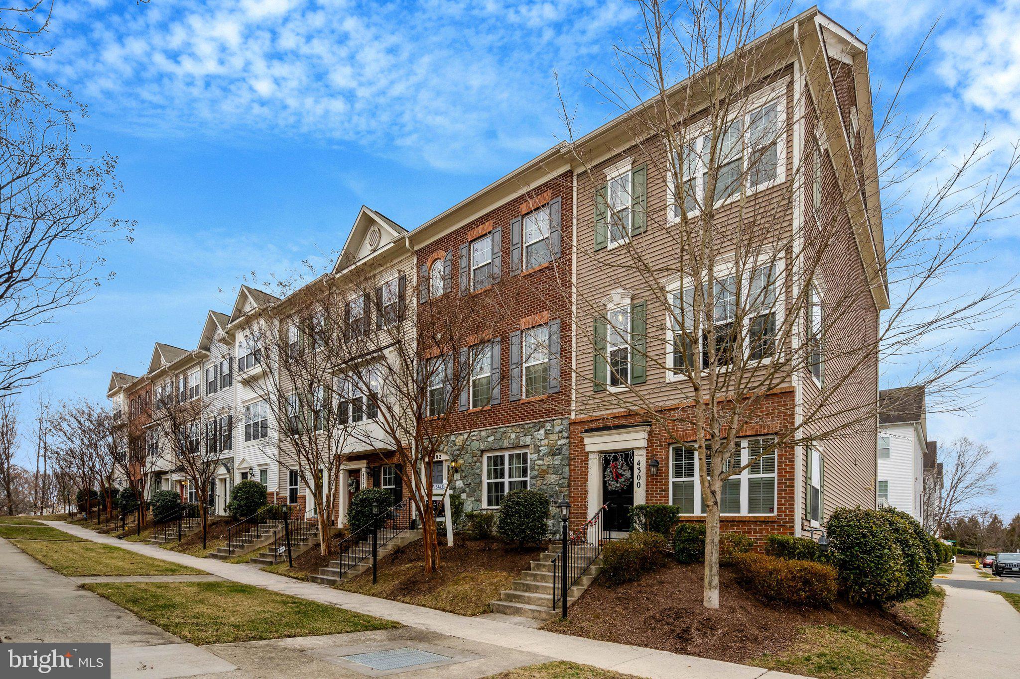4302 Potomac Highlands Circle Triangle, VA 22172 - Photo 2 of 43