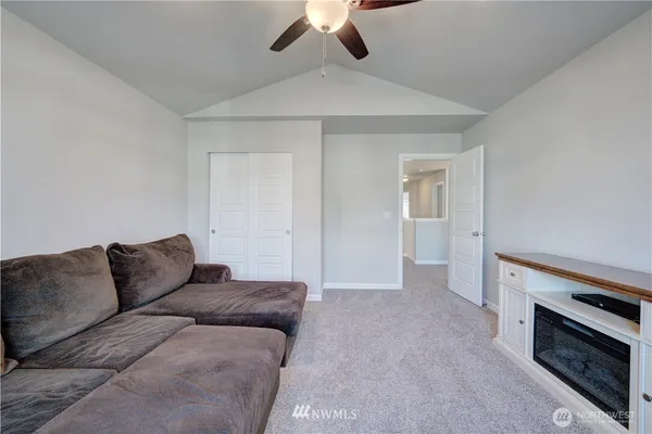 $599,995 | 2422 200th St Court East, Spanaway, WA 98387