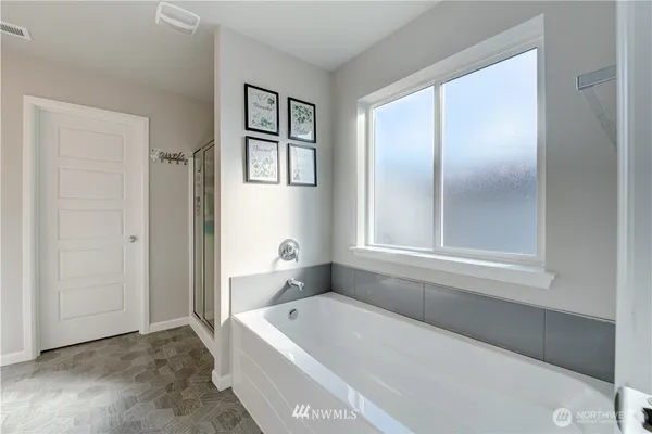 $599,995 | 2422 200th St Court East, Spanaway, WA 98387
