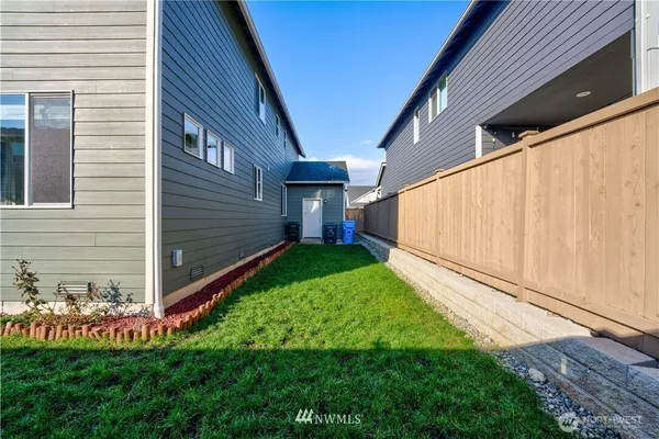 $599,995 | 2422 200th St Court East, Spanaway, WA 98387