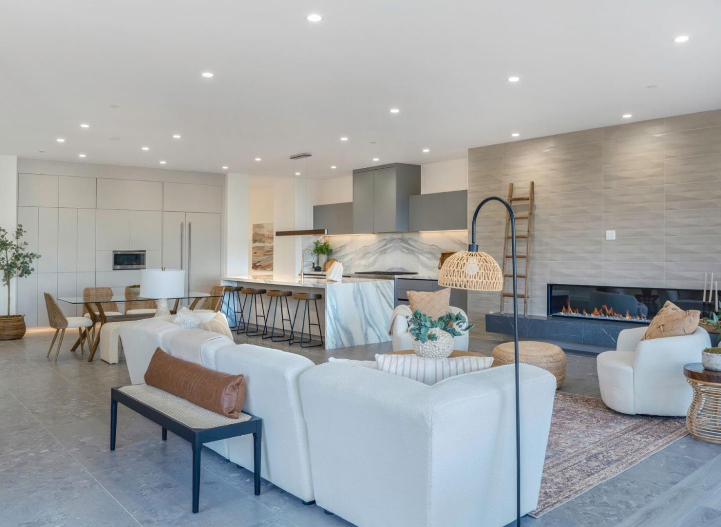 164 Spindrift Road, Unit A Carmel, CA 93923 - Photo 7 of 27 Gallery Image 7