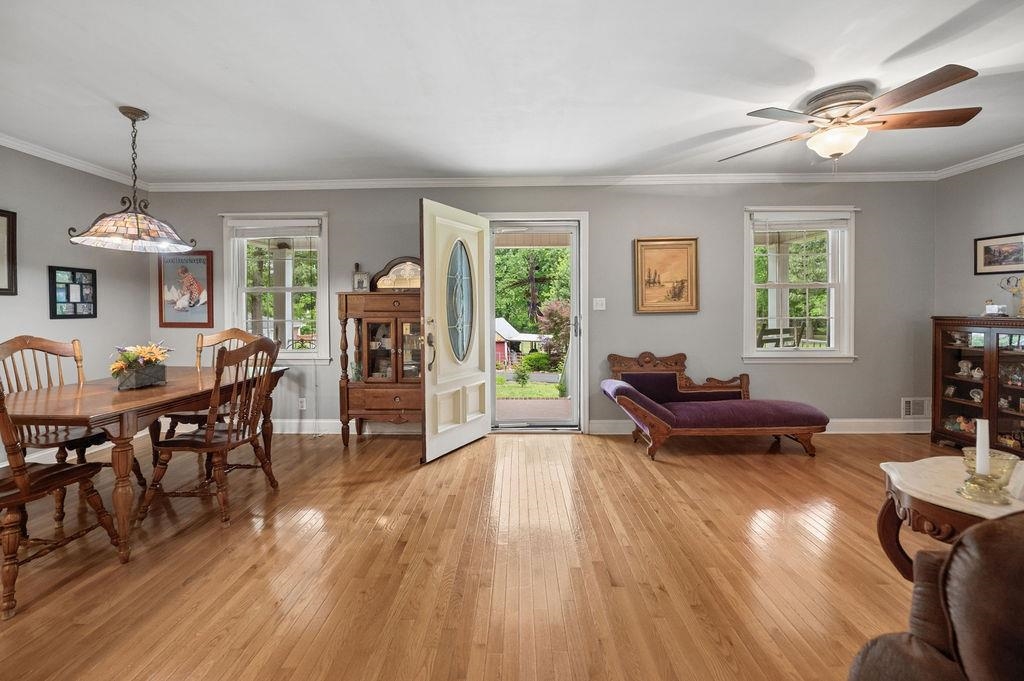 181 Carroll Circle Pacolet, SC 29372 - Photo 6 of 44 Hardwoods Throughout!