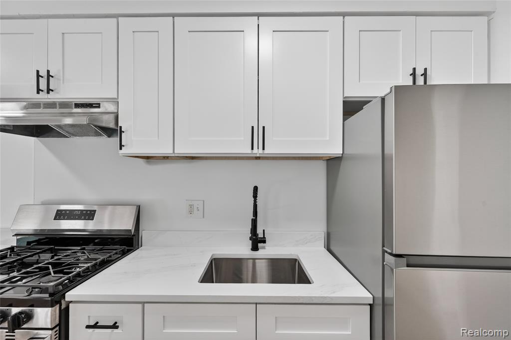 48770 Shelby Road Road, Unit 8 Utica, MI 48317 - Photo 8 of 17