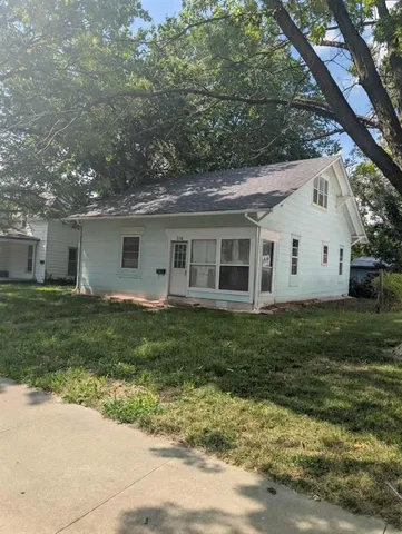 $69,900 | 716 East Lincoln Street, Iola, KS 66749