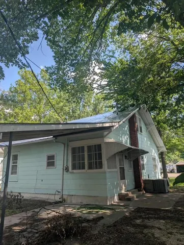 $69,900 | 716 East Lincoln Street, Iola, KS 66749