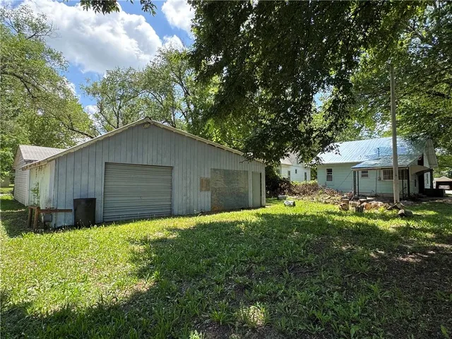 $69,900 | 716 East Lincoln Street, Iola, KS 66749