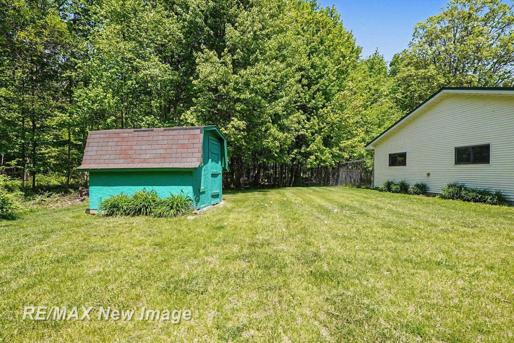 2827 North 11 Mile Road Coleman, MI 48618 - Photo 36 of 38
