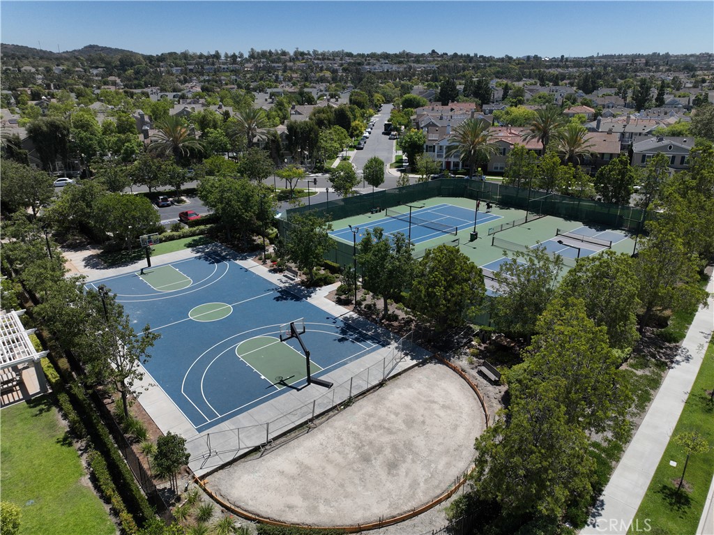 25 Hallcrest Drive Ladera Ranch, CA 92694 - Photo 35 of 40 Basketball, pickleball &tennis courts