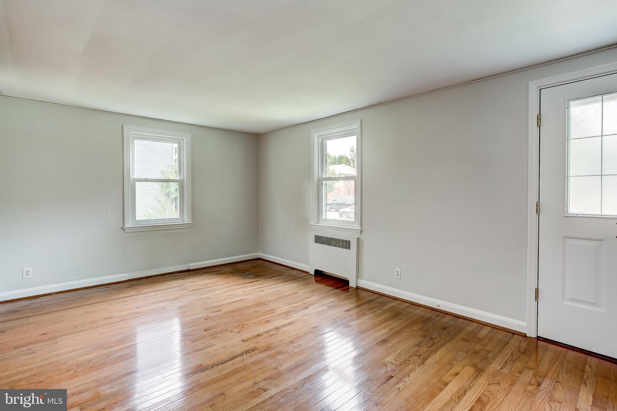 7008 Plymouth Road Baltimore, MD 21208 - Photo 6 of 43 Tons of light inside