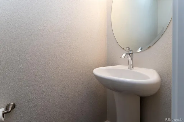 a view of walk in closet