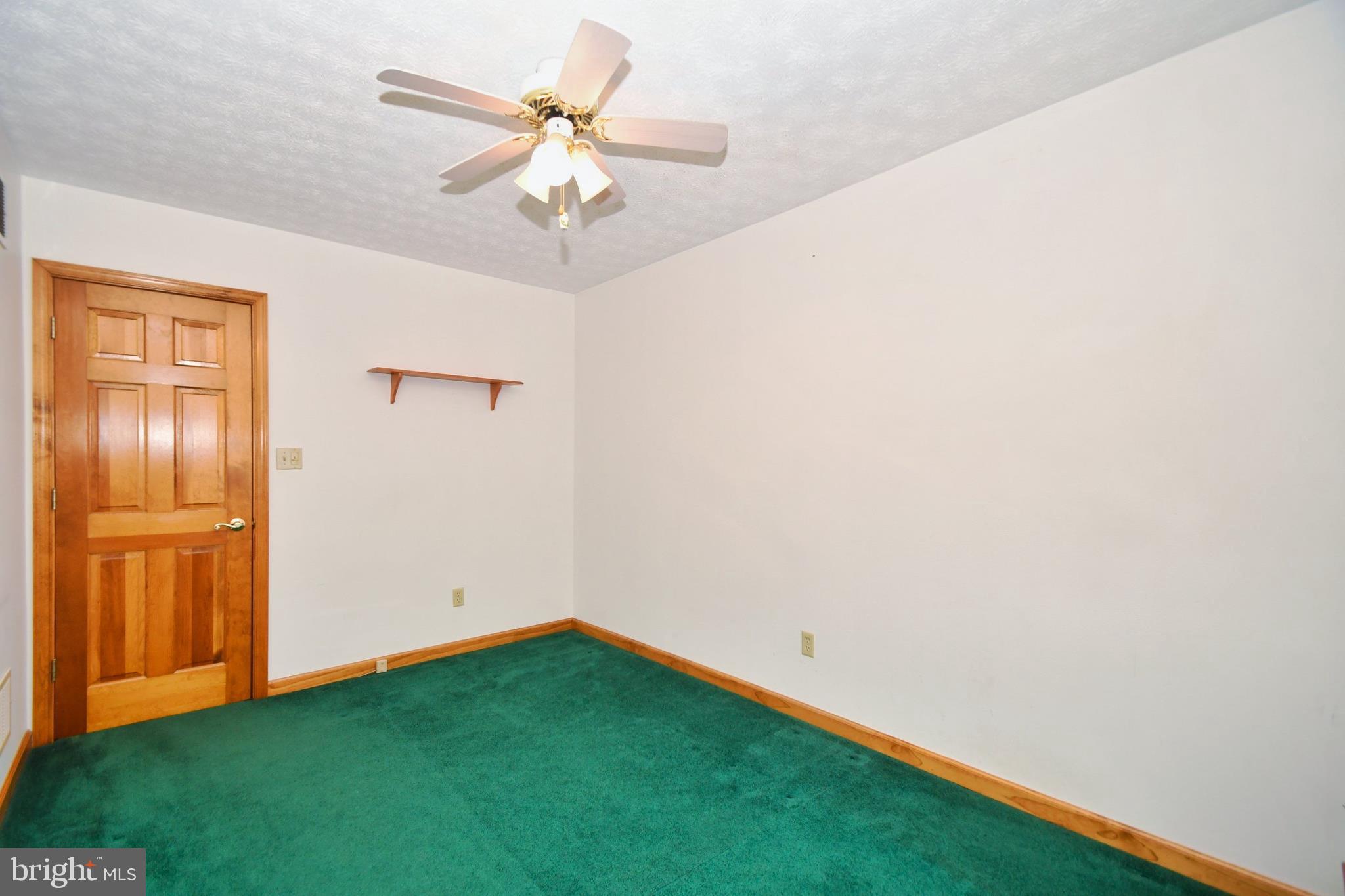 7710 Bay Front Road Baltimore, MD 21219 - Photo 14 of 25