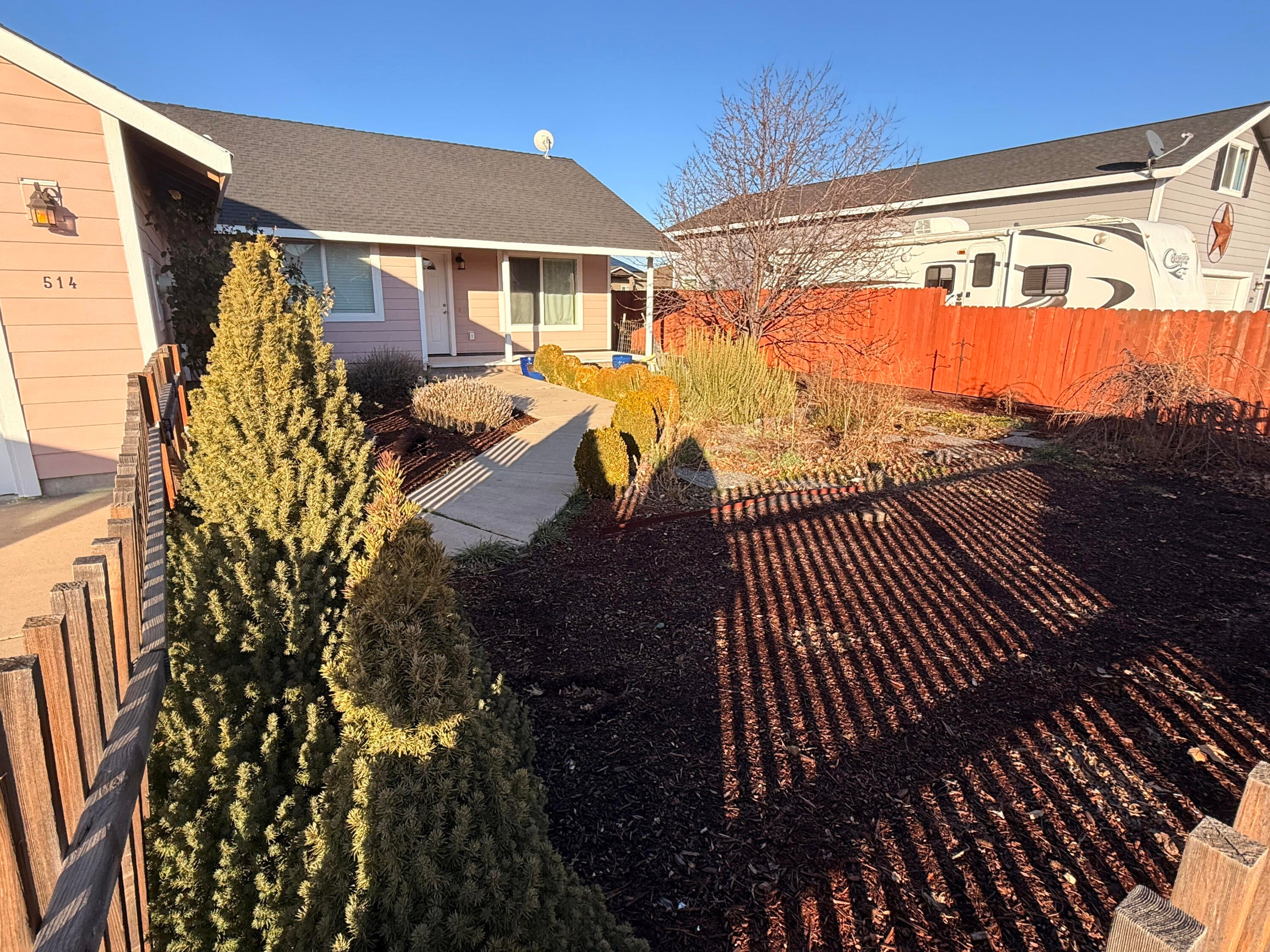 514 Scenic Loop Culver, OR 97734 - Photo 3 of 28 front walkway