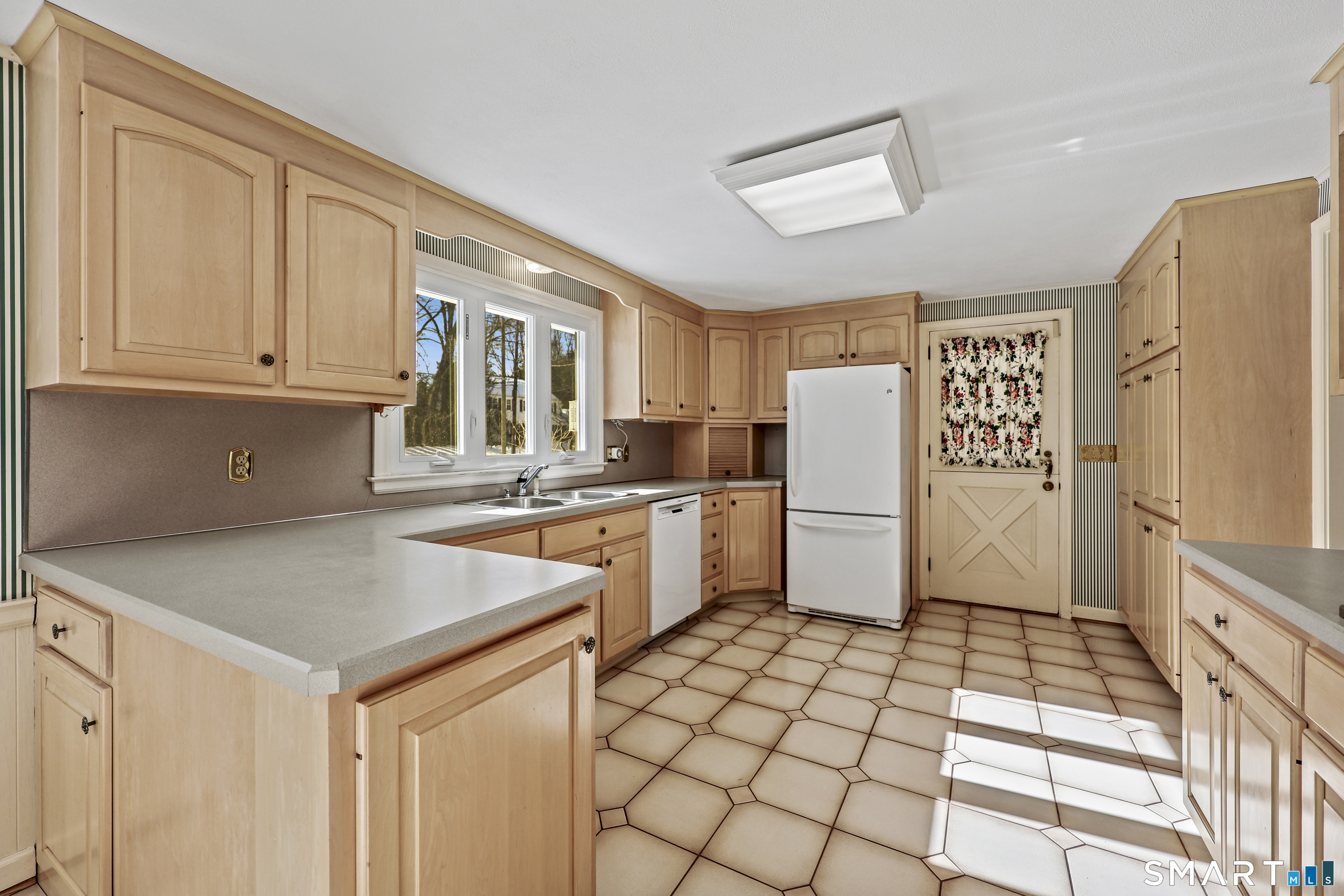 12 Timrod Road West Hartford, CT 06107 - Photo 18 of 40