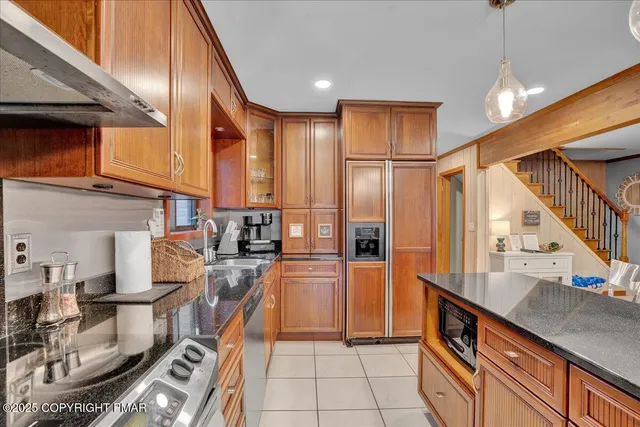 $558,000 | 169 Cardinal, Gouldsboro, PA 18424