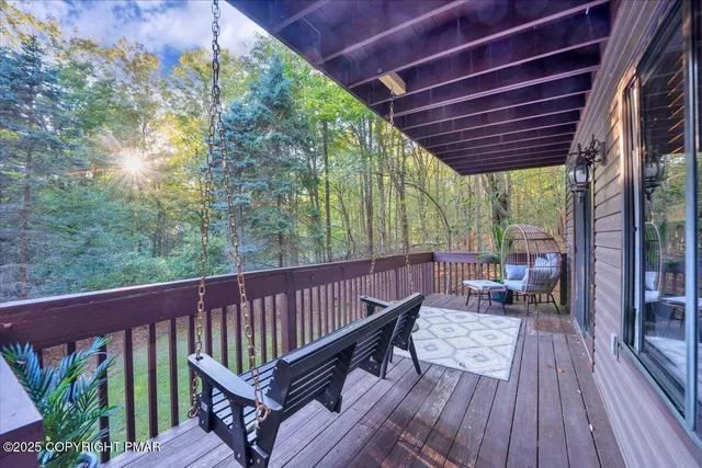 $558,000 | 169 Cardinal, Gouldsboro, PA 18424