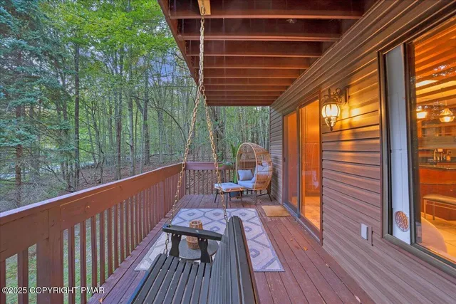 $558,000 | 169 Cardinal, Gouldsboro, PA 18424