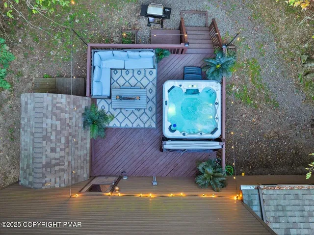 $558,000 | 169 Cardinal, Gouldsboro, PA 18424