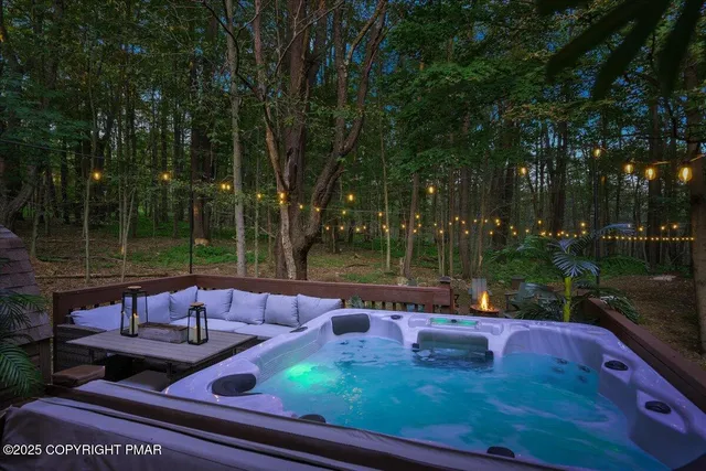 $558,000 | 169 Cardinal, Gouldsboro, PA 18424