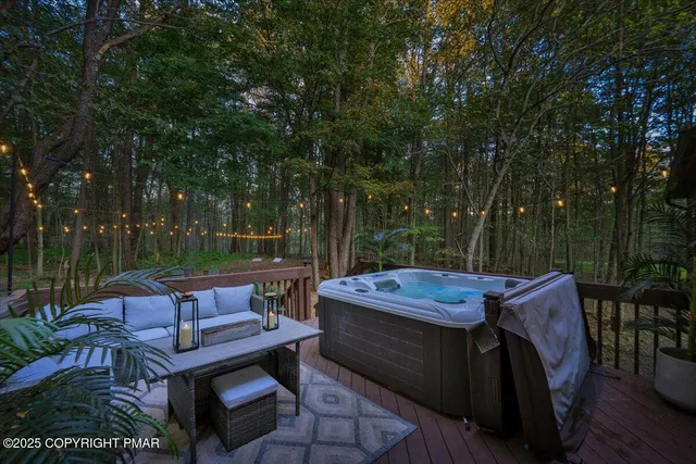 $558,000 | 169 Cardinal, Gouldsboro, PA 18424