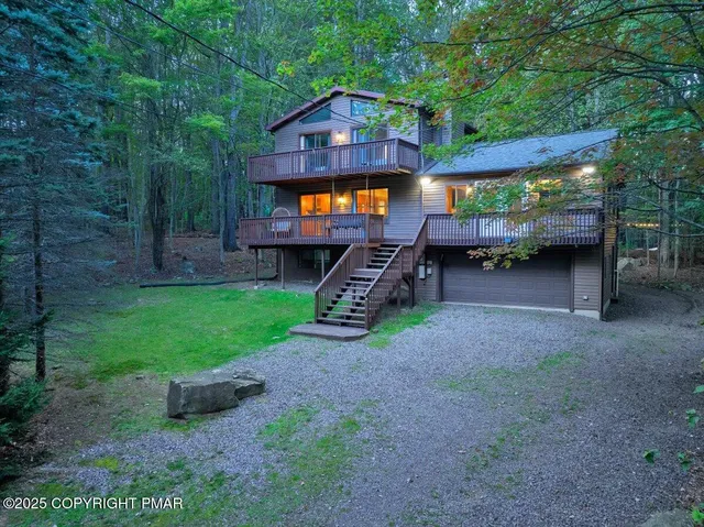 $558,000 | 169 Cardinal, Gouldsboro, PA 18424