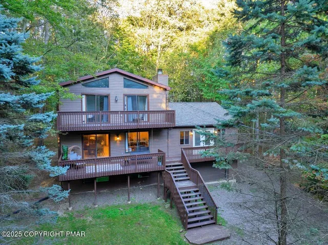 $558,000 | 169 Cardinal, Gouldsboro, PA 18424