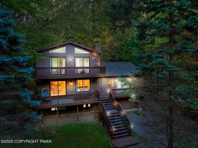 $558,000 | 169 Cardinal, Gouldsboro, PA 18424