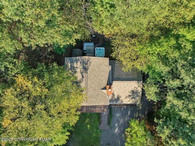 $558,000 | 169 Cardinal, Gouldsboro, PA 18424