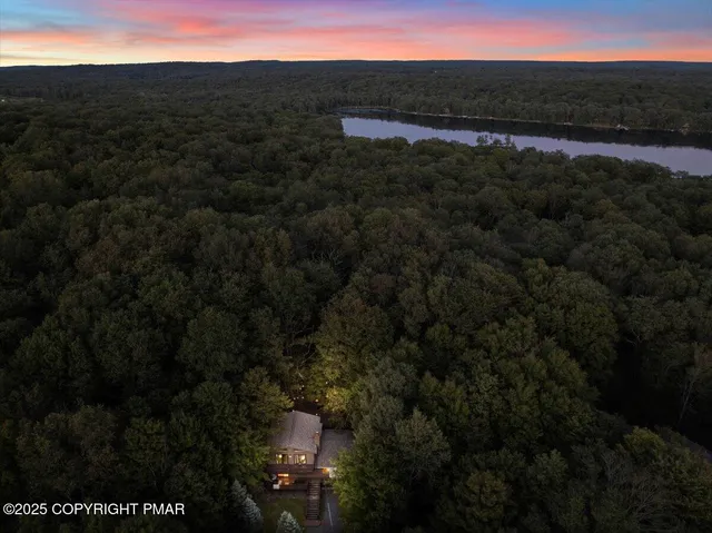 $558,000 | 169 Cardinal, Gouldsboro, PA 18424